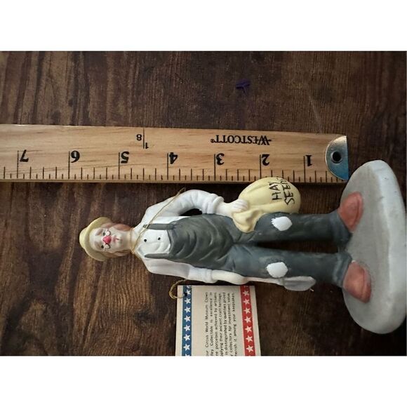 Vintage 1985 Flambro Circus World Museum Clown Figurine Rustic w/Original Tag - Picture 8 of 9